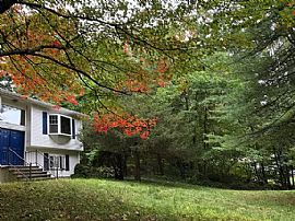 This 3-Bedroom Raised Ranch Sits in a Convenient, Quiet Place.  in Guilford, CT (Photo 3 of 6)