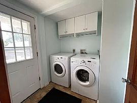 Beautiful Two/three Bedrooms Cape  in Stratford, CT (Photo 5 of 12)