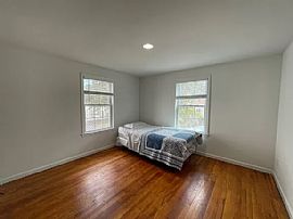 Beautiful Two/three Bedrooms Cape  in Stratford, CT (Photo 6 of 12)