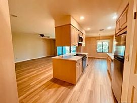 Lovely Condo Located in Sought-After Heywood Heights in Stamford, CT (Photo 1 of 7)