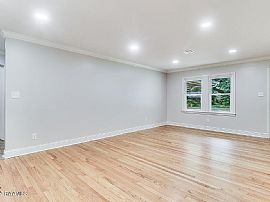 107 Teche Dr in Lafayette, LA (Photo 2 of 5)