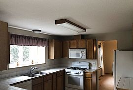 3109 Ne Cromwell Ct, Bend, Or 97701   Spacious House in Bend, OR (Photo 3 of 9)