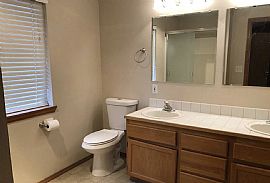 3109 Ne Cromwell Ct, Bend, Or 97701   Spacious House in Bend, OR (Photo 5 of 9)