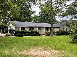 202 Sequoyah Dr, Dothan, Al 36303 in Dothan, AL (Photo 6 of 6)