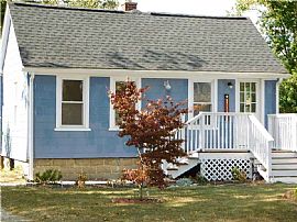 115 Rock Ave, Warwick, Ri 02889 . Nice Home For You in Warwick, RI (Photo 2 of 8)