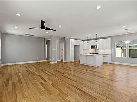 Beautiful 3 Bedroom 2 Bath Home For Bath  in Dallas, TX (Photo 3 of 8)