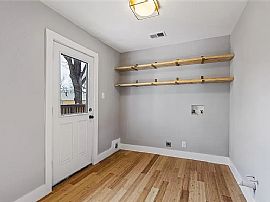 Beautiful 3 Bedroom 2 Bath Home For Bath  in Dallas, TX (Photo 5 of 8)