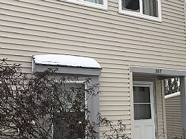 287 Locust Hl, Shelburne, Vt 05482 in Shelburne, VT (Photo 2 of 6)