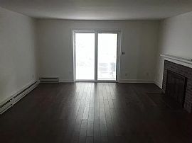 287 Locust Hl, Shelburne, Vt 05482 in Shelburne, VT (Photo 3 of 6)