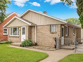 1408 Manistique Ave, South Milwaukee, Wi 53172 in South Milwaukee, WI