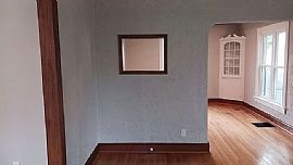 1404 Grange Ave, Racine, Wi 53405 in Racine, WI (Photo 4 of 12)