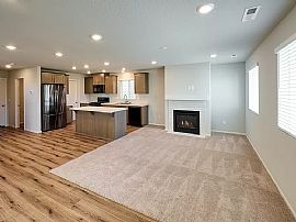 Charming 3 Bedroom 2.5 Bath Home For Rent  in Woodburn, OR