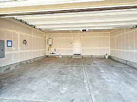 Charming 3 Bedroom 2.5 Bath Home For Rent  in Woodburn, OR (Photo 12 of 12)