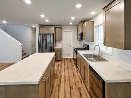 Charming 3 Bedroom 2.5 Bath Home For Rent  in Woodburn, OR (Photo 2 of 12)