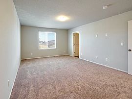 Charming 3 Bedroom 2.5 Bath Home For Rent  in Woodburn, OR (Photo 4 of 12)