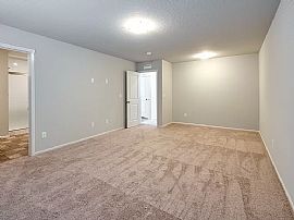 Charming 3 Bedroom 2.5 Bath Home For Rent  in Woodburn, OR (Photo 5 of 12)