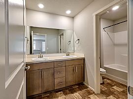 Charming 3 Bedroom 2.5 Bath Home For Rent  in Woodburn, OR (Photo 7 of 12)