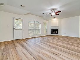 Beautiful 3 Bedroom 2 Bath Home For Rent  in Austin, TX