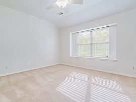 Beautiful 3 Bedroom 2 Bath Home For Rent  in Austin, TX (Photo 4 of 10)