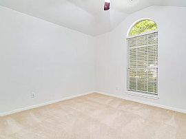 Beautiful 3 Bedroom 2 Bath Home For Rent  in Austin, TX (Photo 5 of 10)