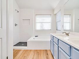 Beautiful 3 Bedroom 2 Bath Home For Rent  in Austin, TX (Photo 7 of 10)