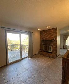 2204 E Madison St, Sioux Falls, Sd 57103    House For Rent in Sioux Falls, SD (Photo 3 of 10)