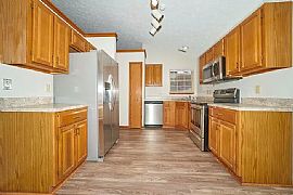 Beautiful 3 Bedroom 2 Bath Home For Rent  in Carmel, IN (Photo 2 of 10)