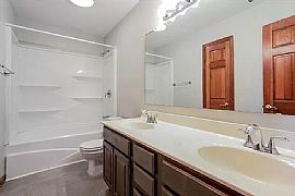 Beautiful 3 Bedroom 2 Bath Home For Rent  in Indianapolis, IN (Photo 6 of 9)