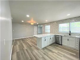 Beautiful 3 Bedroom 2 Bath Home For Rent  in Indianapolis, IN (Photo 3 of 10)