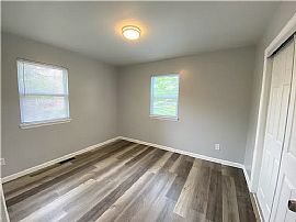 Beautiful 3 Bedroom 2 Bath Home For Rent  in Indianapolis, IN (Photo 9 of 10)