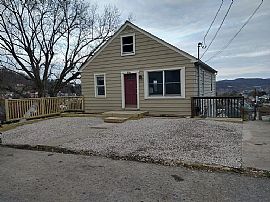 308 Ryder Ave, Clarksburg, Wv 26301 in Clarksburg, WV