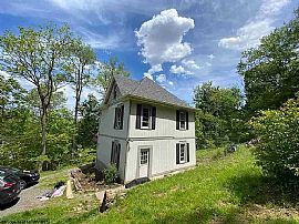 224 Bretz St, Morgantown, Wv 26505 in Morgantown, WV (Photo 2 of 8)