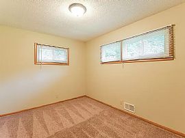 Charming 3 Bedroom 2 Bath Home For Rent  in Roseville, MN (Photo 7 of 8)