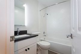 An Exciting Home Closer to Nature in Los Angeles, CA (Photo 2 of 12)