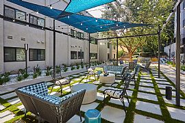 An Exciting Home Closer to Nature in Los Angeles, CA (Photo 6 of 12)