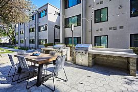 An Exciting Home Closer to Nature in Los Angeles, CA (Photo 7 of 12)