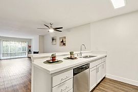 Welcome to Waverly Apartments. Waverly Is Perfect in Los Angeles, CA (Photo 6 of 12)