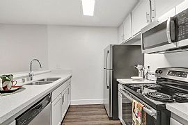 Welcome to Waverly Apartments. Waverly Is Perfect in Los Angeles, CA (Photo 8 of 12)