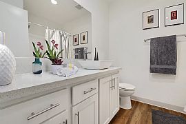 Welcome to Waverly Apartments. Waverly Is Perfect in Los Angeles, CA (Photo 9 of 12)