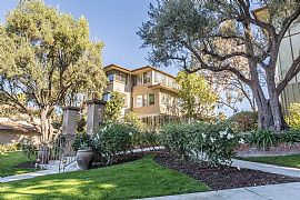 In The Heart of The Historic Million Dollar Row. in Pasadena, CA