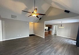 Charming 3 Bedroom 2 Bath Home For Rent  in Fort Wayne, IN (Photo 2 of 10)