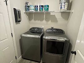 Charming 3 Bedroom 2 Bath Home For Rent  in Fort Wayne, IN (Photo 6 of 10)