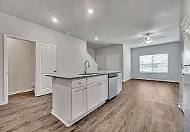 Immaculate 3 Bedroom 2 Bath Home For Rent  in Pell City, AL (Photo 2 of 9)