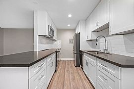 Welcome Home, Welcome to Los Robles Apartments! in Pasadena, CA