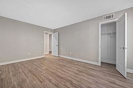 Welcome Home, Welcome to Los Robles Apartments! in Pasadena, CA (Photo 11 of 12)