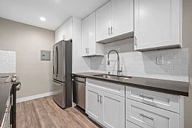 Welcome Home, Welcome to Los Robles Apartments! in Pasadena, CA (Photo 5 of 12)