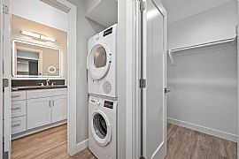 Welcome Home, Welcome to Los Robles Apartments! in Pasadena, CA (Photo 9 of 12)