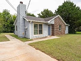 1912 Mangum Dr Nw, Huntsville, Al 35806 in Huntsville, AL (Photo 11 of 12)