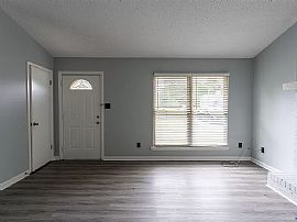 1912 Mangum Dr Nw, Huntsville, Al 35806 in Huntsville, AL (Photo 3 of 12)