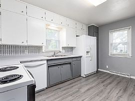 Fantastic Three Bed, Two Bath Home in Waterloo, IA (Photo 4 of 4)